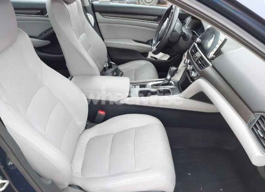 Photo 5 of 2018 Honda Accord EX-L (VIN 1HGCV1F50JA196140)