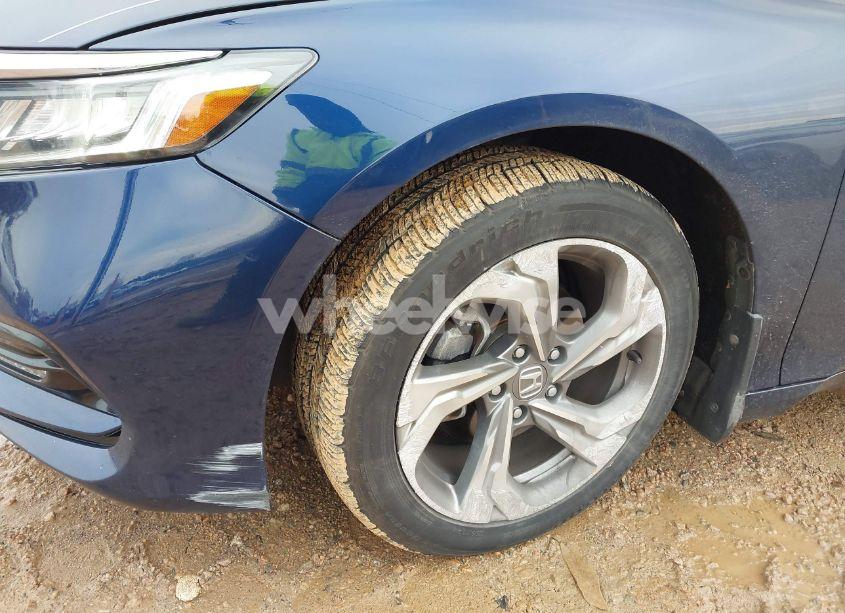 Photo 6 of 2018 Honda Accord EX-L (VIN 1HGCV1F50JA196140)