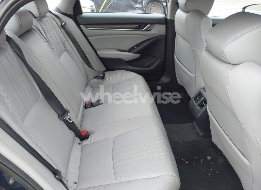 Photo 8 of 2018 Honda Accord EX-L (VIN 1HGCV1F50JA196140)