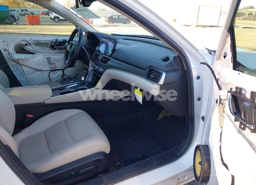 Photo 5 of 2020 Honda Accord EX-L (VIN 1HGCV1F50LA028937)