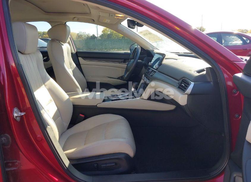 Photo 5 of 2018 Honda Accord EX-L (VIN 1HGCV1F51JA072992)