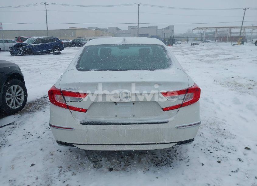 Photo 16 of 2018 Honda Accord EX-L (VIN 1HGCV1F51JA084589)