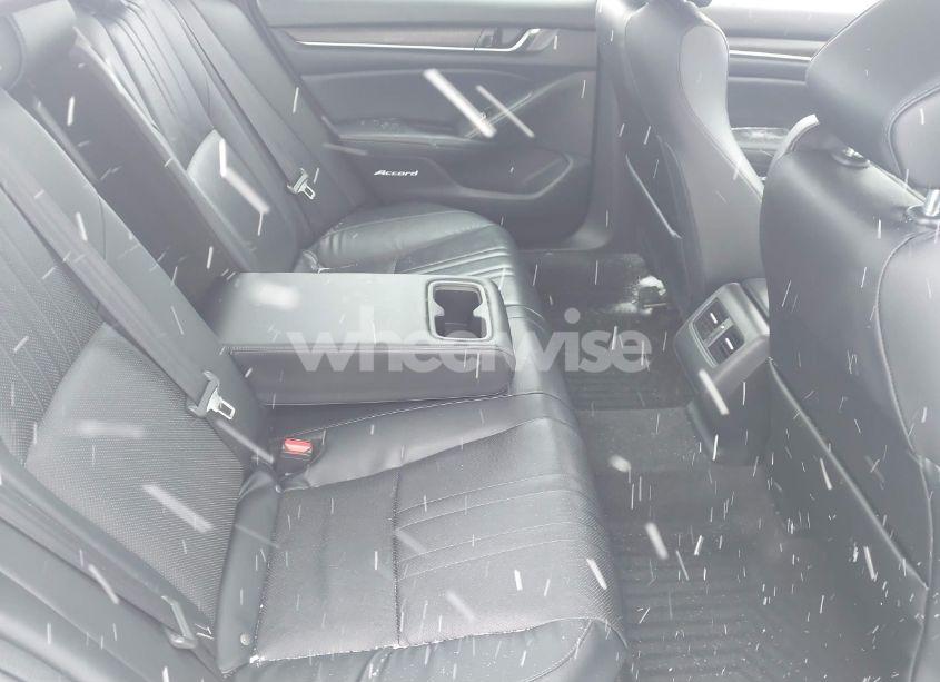 Photo 8 of 2018 Honda Accord EX-L (VIN 1HGCV1F51JA084589)