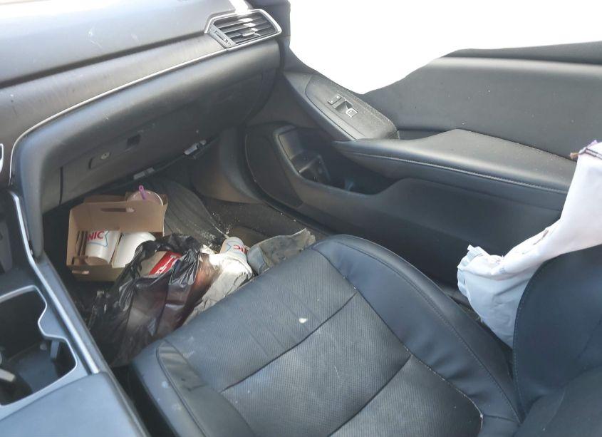 Photo 12 of 2018 Honda Accord EX-L (VIN 1HGCV1F51JA105098)