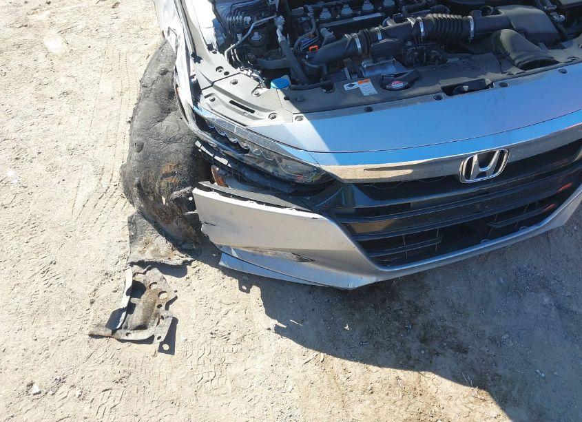 Photo 6 of 2018 Honda Accord EX-L (VIN 1HGCV1F51JA105098)