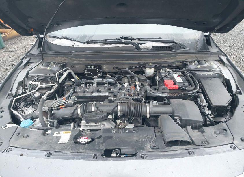 Photo 10 of 2018 Honda Accord EX-L (VIN 1HGCV1F51JA153491)