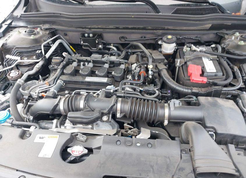 Photo 10 of 2018 Honda Accord EX-L (VIN 1HGCV1F51JA261013)