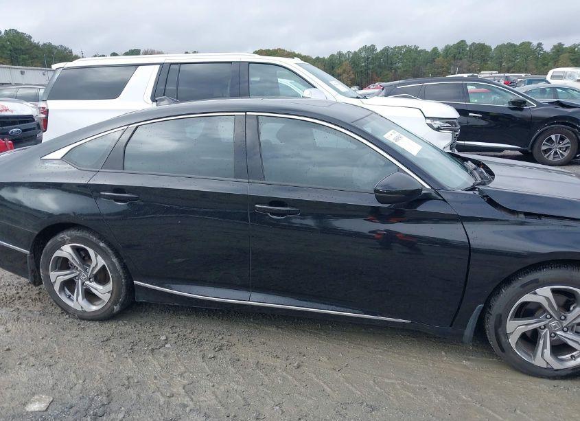 Photo 13 of 2018 Honda Accord EX-L (VIN 1HGCV1F51JA261013)