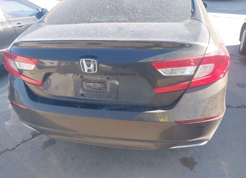 Photo 16 of 2018 Honda Accord EX-L (VIN 1HGCV1F52JA033666)