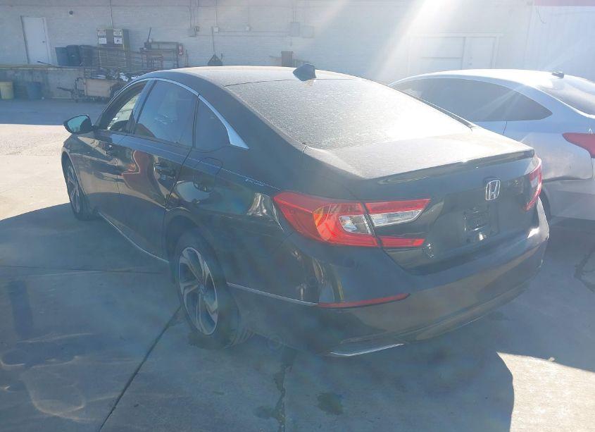 Photo 3 of 2018 Honda Accord EX-L (VIN 1HGCV1F52JA033666)