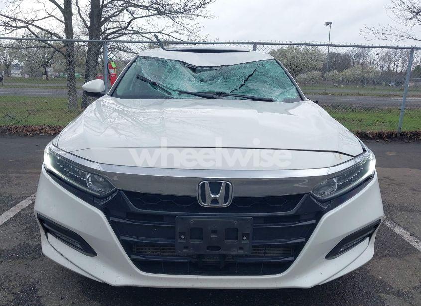 Photo 12 of 2018 Honda Accord EX-L (VIN 1HGCV1F52JA084570)