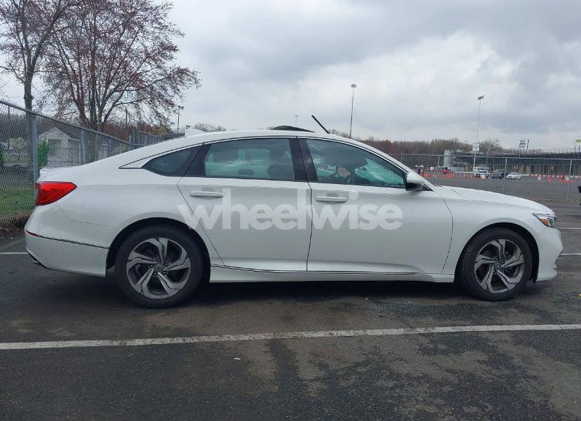 Photo 13 of 2018 Honda Accord EX-L (VIN 1HGCV1F52JA084570)