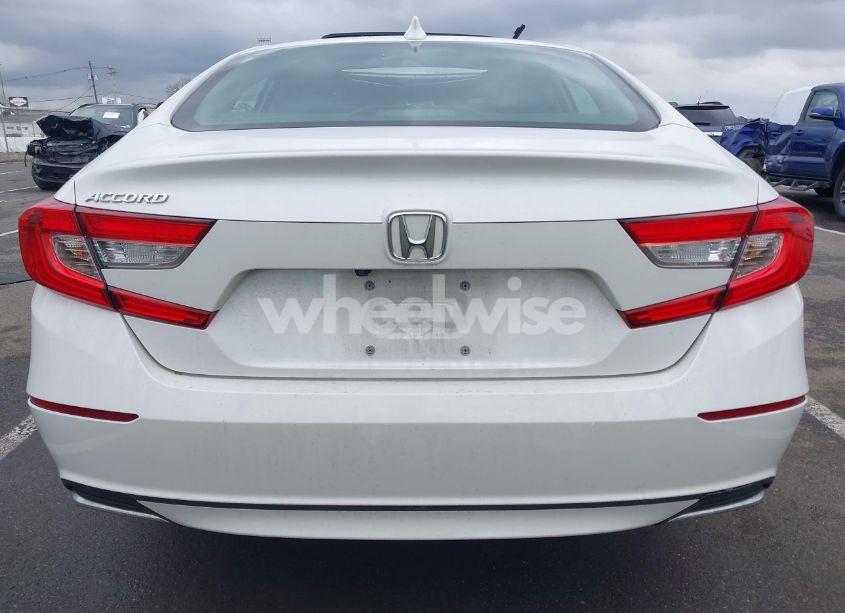 Photo 16 of 2018 Honda Accord EX-L (VIN 1HGCV1F52JA084570)