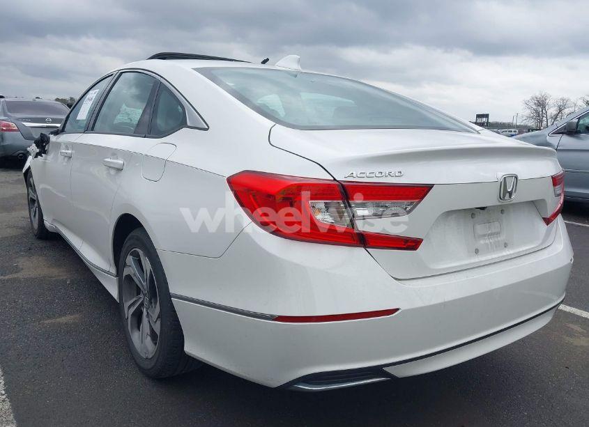 Photo 3 of 2018 Honda Accord EX-L (VIN 1HGCV1F52JA084570)