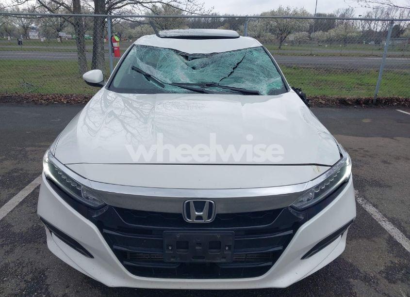 Photo 6 of 2018 Honda Accord EX-L (VIN 1HGCV1F52JA084570)
