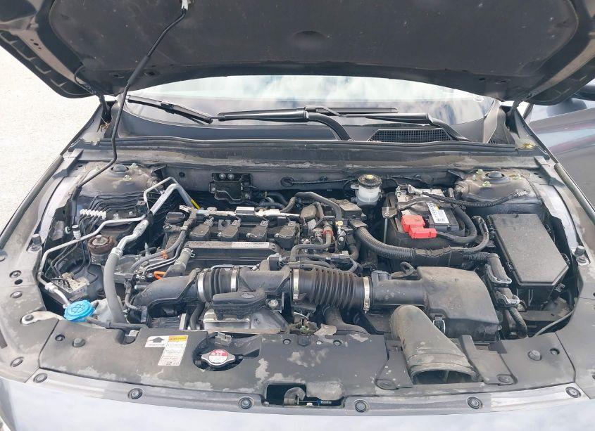 Photo 10 of 2018 Honda Accord EX-L (VIN 1HGCV1F52JA093172)