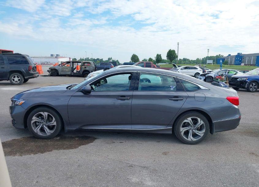 Photo 14 of 2018 Honda Accord EX-L (VIN 1HGCV1F52JA093172)