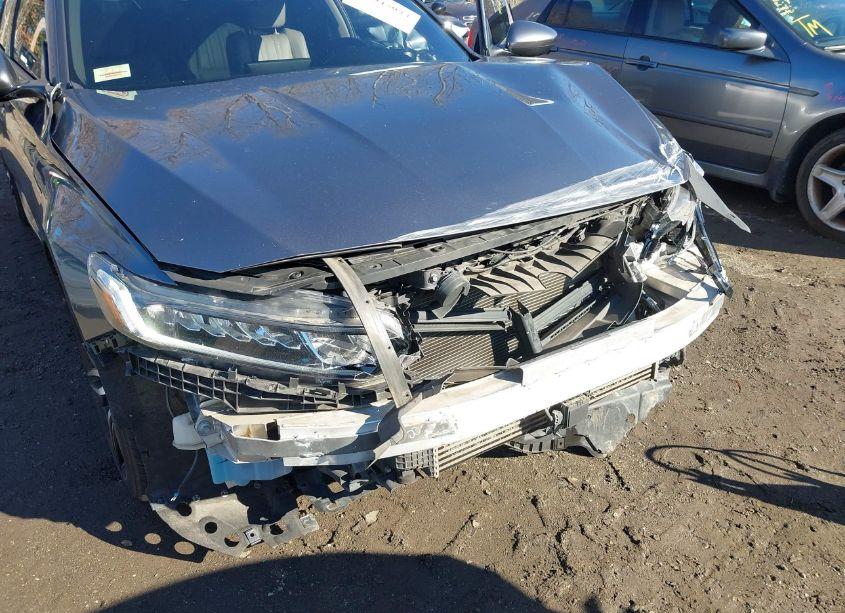 Photo 17 of 2019 Honda Accord EX-L (VIN 1HGCV1F52KA041428)