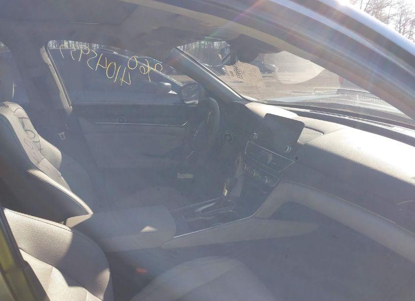 Photo 5 of 2019 Honda Accord EX-L (VIN 1HGCV1F52KA041428)