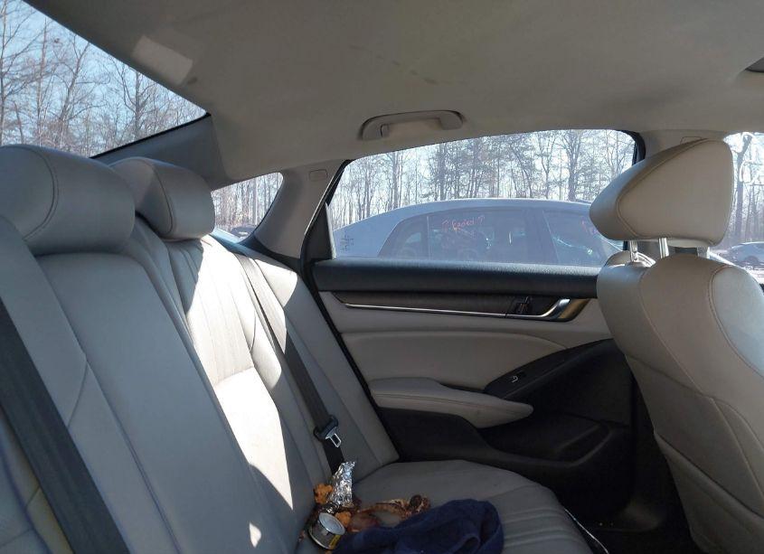 Photo 8 of 2019 Honda Accord EX-L (VIN 1HGCV1F52KA041428)