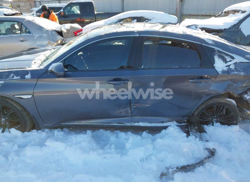 Photo 14 of 2019 Honda Accord EX-L (VIN 1HGCV1F52KA064773)