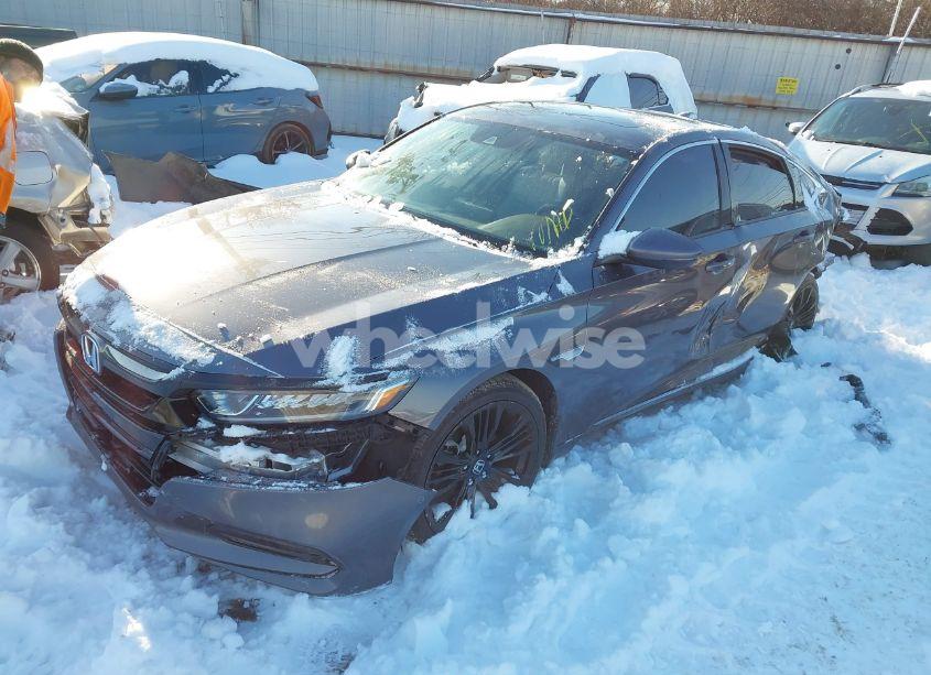 Photo 2 of 2019 Honda Accord EX-L (VIN 1HGCV1F52KA064773)