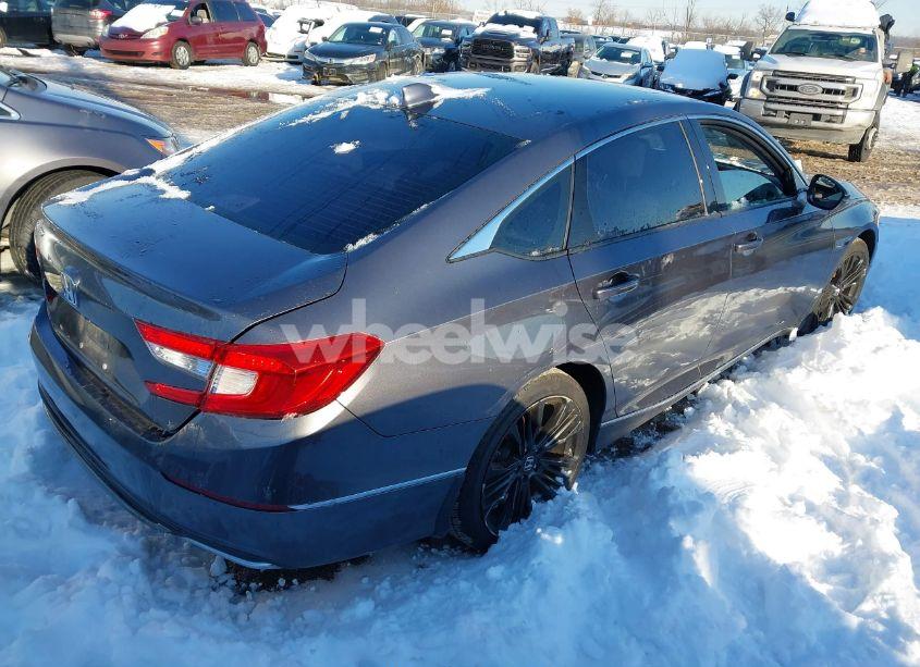 Photo 4 of 2019 Honda Accord EX-L (VIN 1HGCV1F52KA064773)