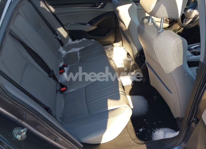 Photo 8 of 2019 Honda Accord EX-L (VIN 1HGCV1F52KA064773)