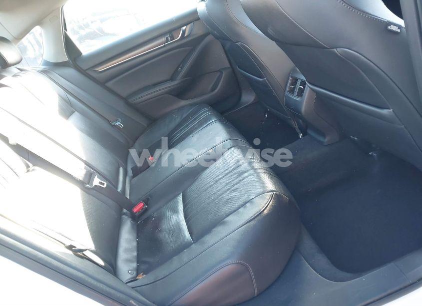 Photo 8 of 2019 Honda Accord EX-L (VIN 1HGCV1F52KA075031)