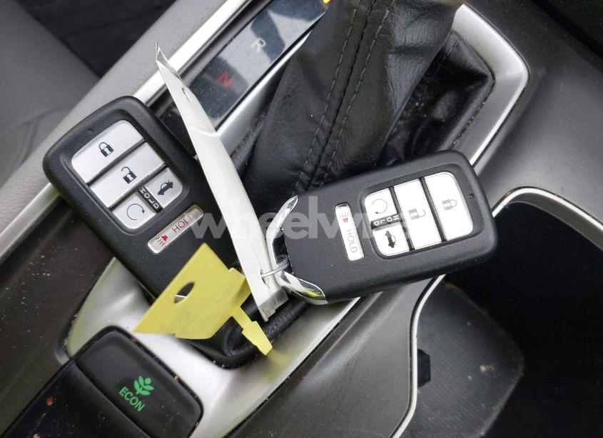 Photo 11 of 2019 Honda Accord EX-L (VIN 1HGCV1F52KA165764)