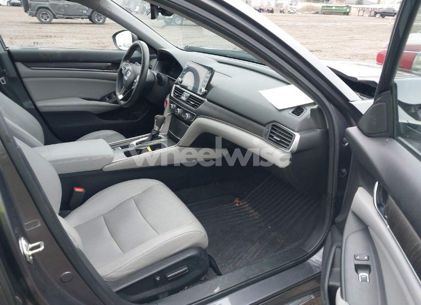 Photo 5 of 2019 Honda Accord EX-L (VIN 1HGCV1F52KA165764)