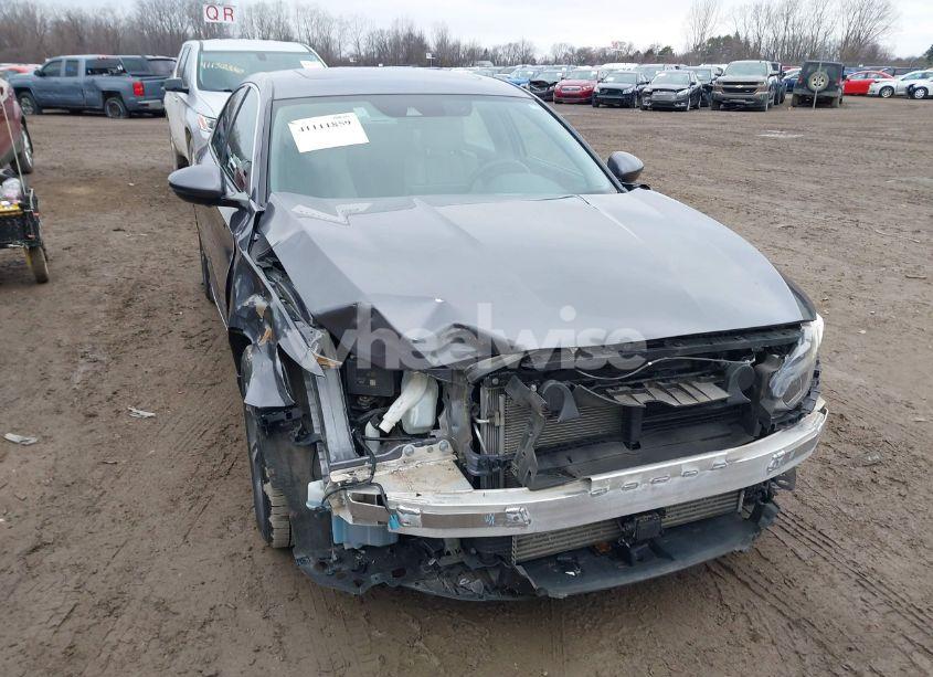 Photo 6 of 2019 Honda Accord EX-L (VIN 1HGCV1F52KA165764)