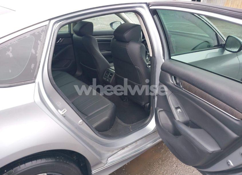 Photo 8 of 2021 Honda Accord EX-L (VIN 1HGCV1F52MA005905)