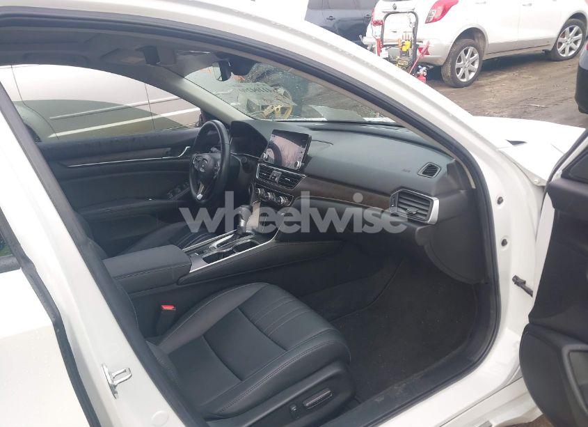 Photo 5 of 2021 Honda Accord EX-L (VIN 1HGCV1F52MA045868)