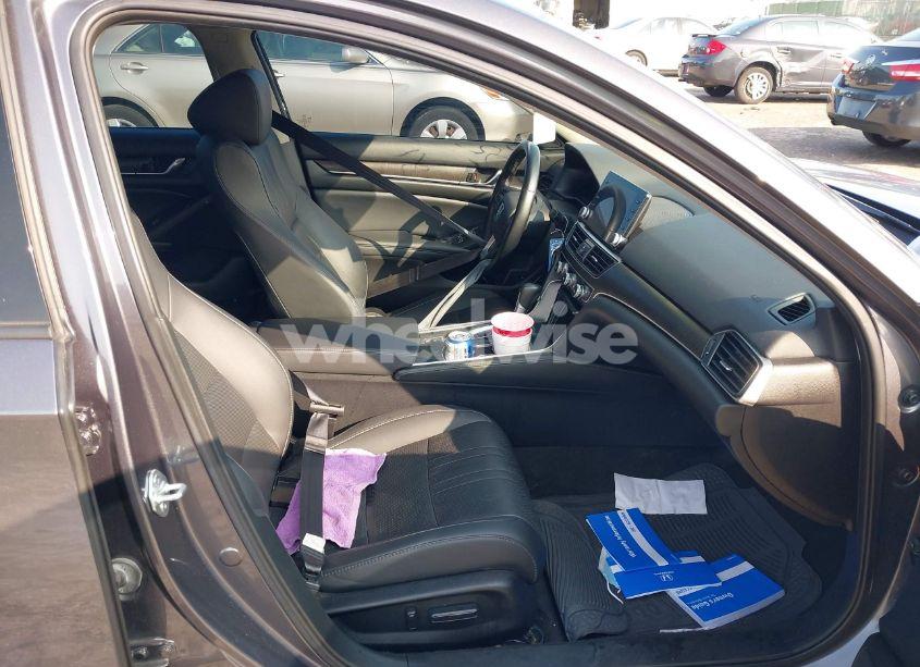 Photo 5 of 2021 Honda Accord EX-L (VIN 1HGCV1F52MA052755)