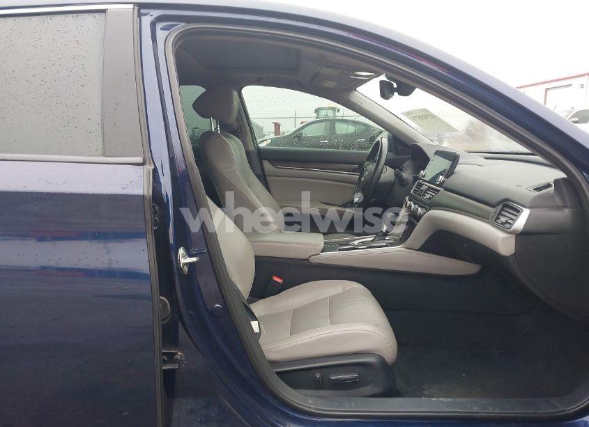 Photo 5 of 2018 Honda Accord EX-L (VIN 1HGCV1F53JA129080)