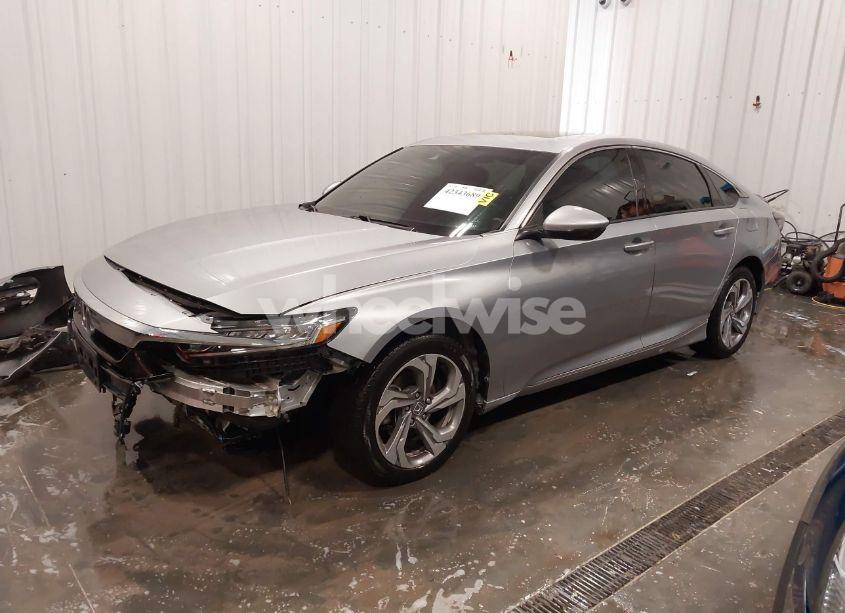 Photo 2 of 2018 Honda Accord EX-L (VIN 1HGCV1F53JA216395)