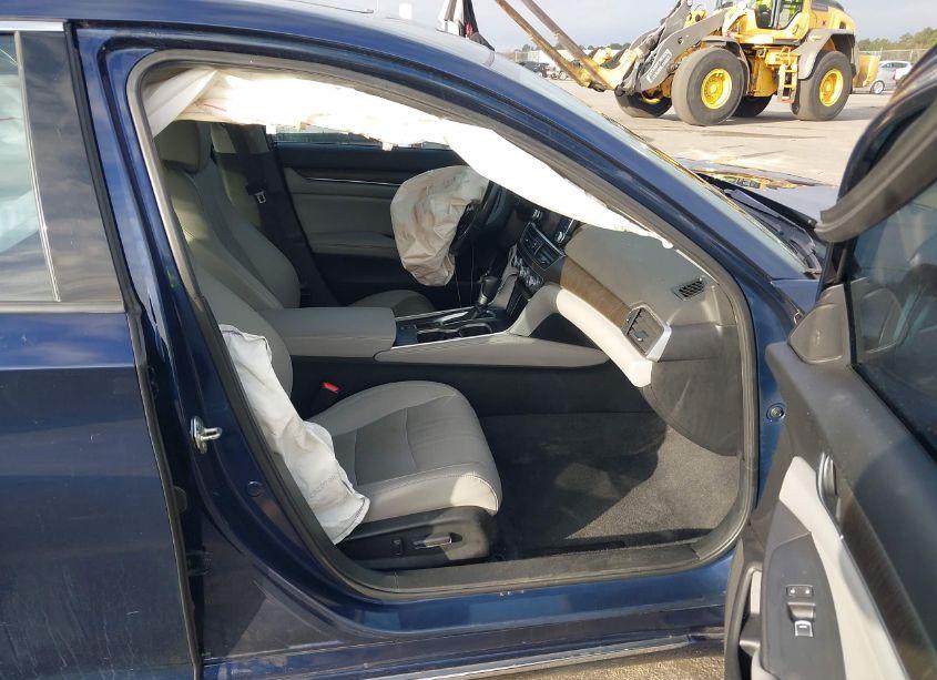 Photo 5 of 2020 Honda Accord EX-L (VIN 1HGCV1F53LA122066)