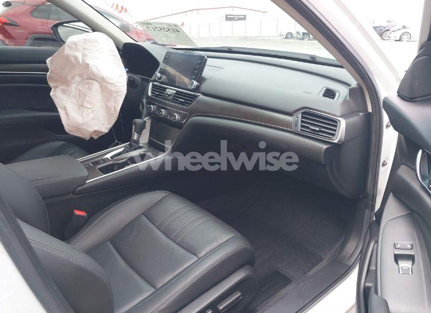 Photo 5 of 2022 Honda Accord EX-L (VIN 1HGCV1F53NA025162)