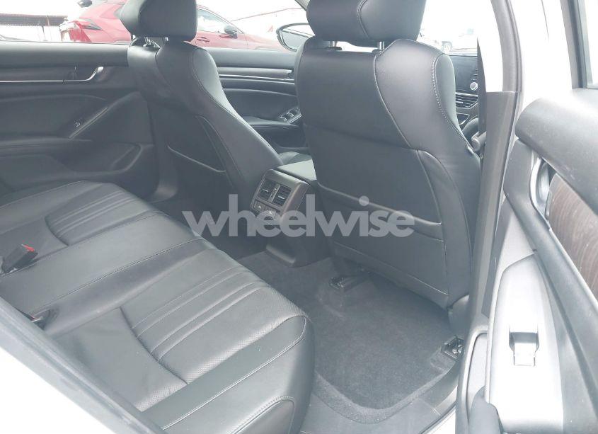 Photo 8 of 2022 Honda Accord EX-L (VIN 1HGCV1F53NA025162)