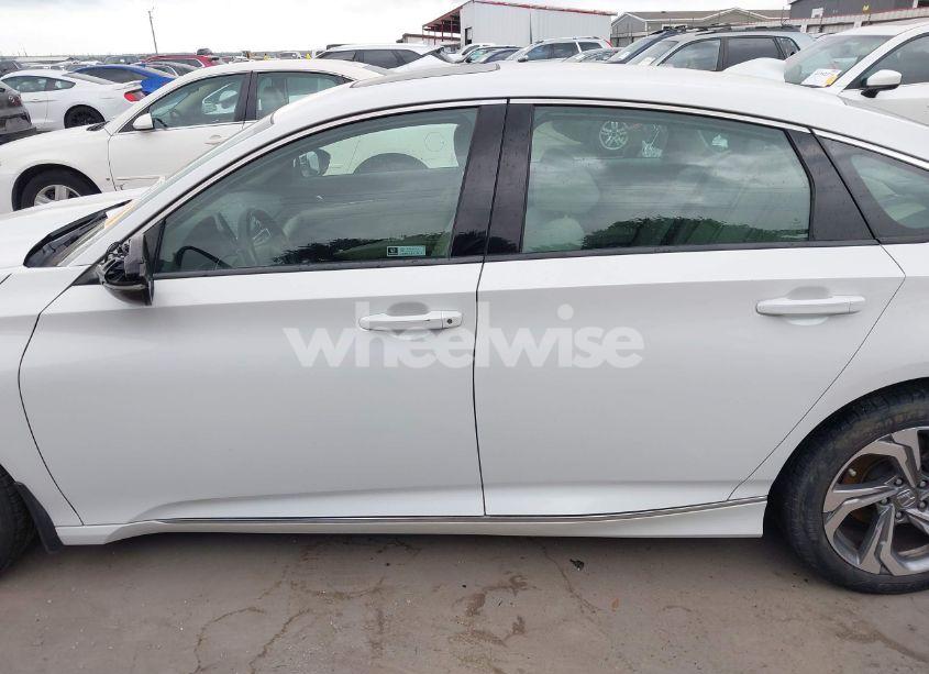 Photo 14 of 2018 Honda Accord EX-L (VIN 1HGCV1F54JA137012)