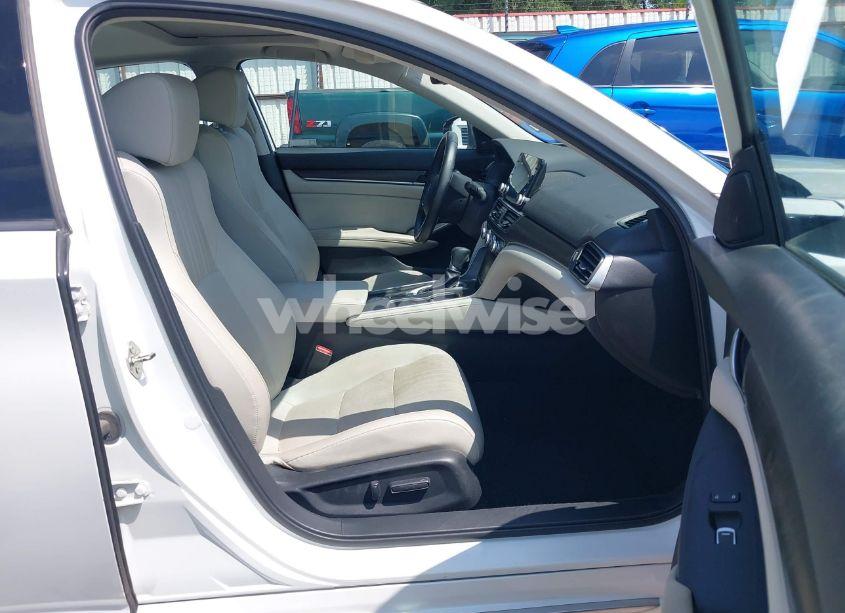 Photo 5 of 2018 Honda Accord EX-L (VIN 1HGCV1F54JA137012)