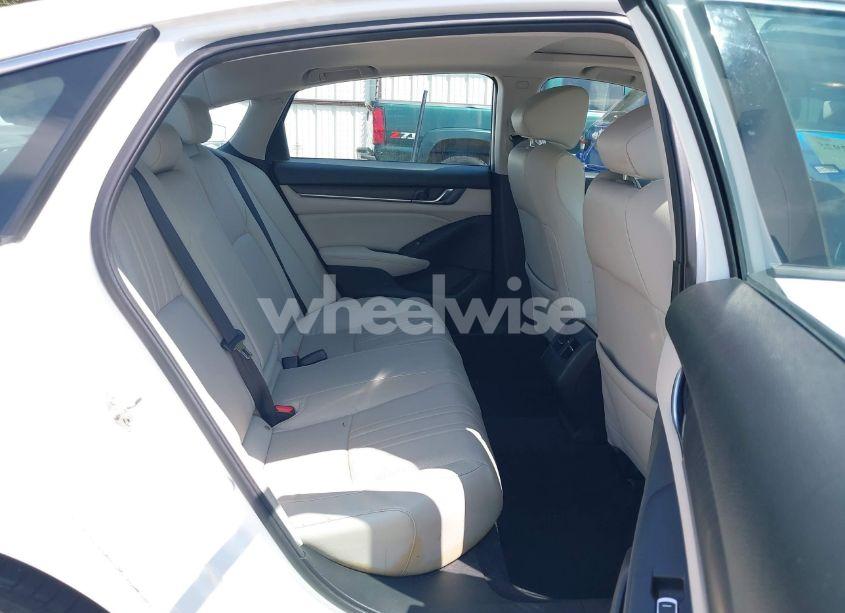 Photo 8 of 2018 Honda Accord EX-L (VIN 1HGCV1F54JA137012)