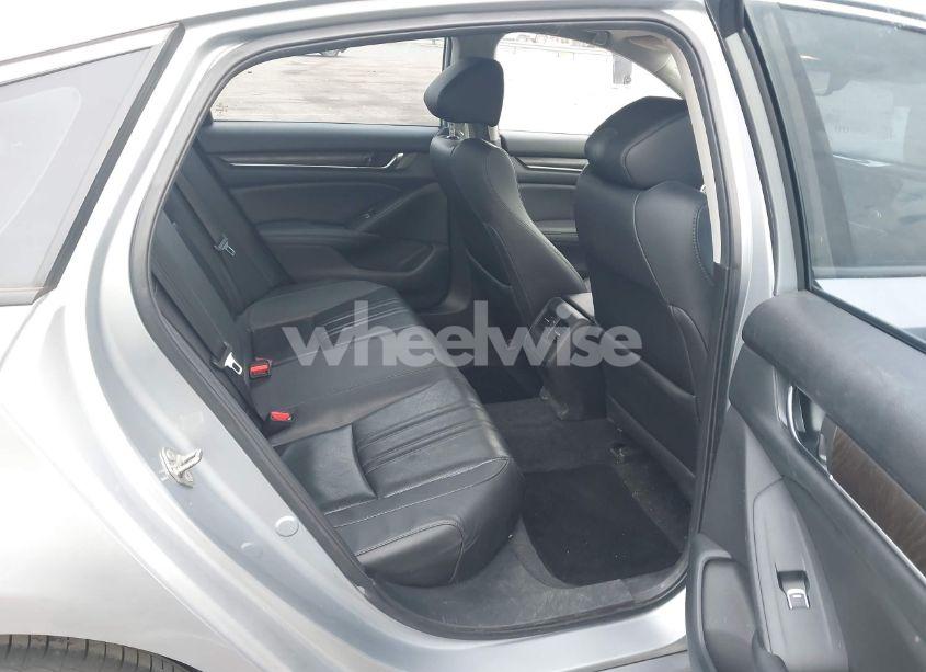 Photo 8 of 2019 Honda Accord EX-L (VIN 1HGCV1F54KA112435)