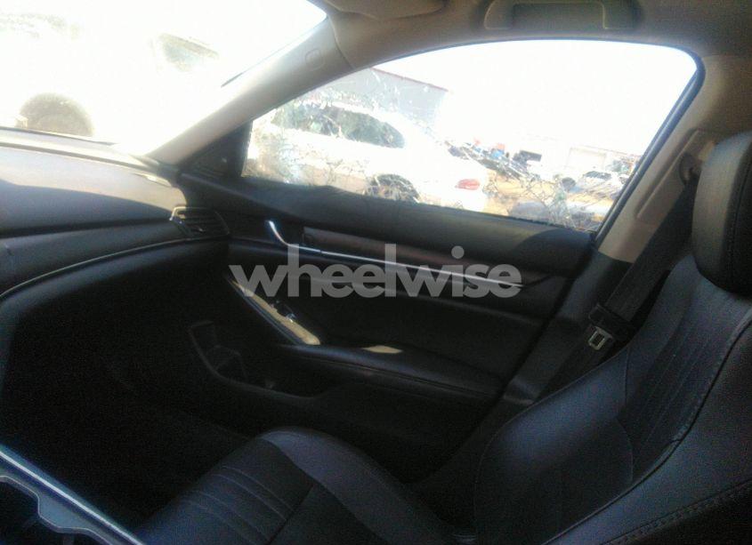 Photo 5 of 2021 Honda Accord EX-L (VIN 1HGCV1F54MA039778)