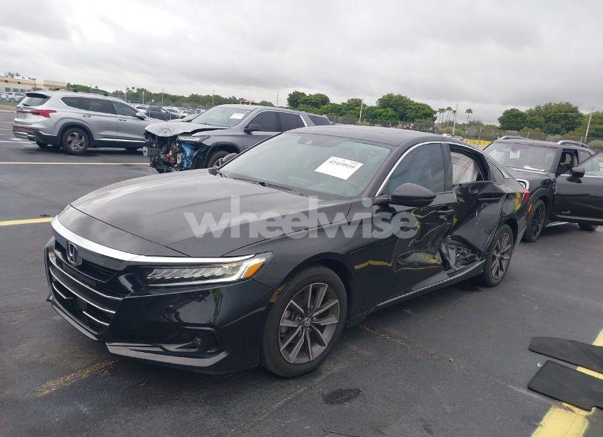 Photo 2 of 2022 Honda Accord EX-L (VIN 1HGCV1F54NA042679)