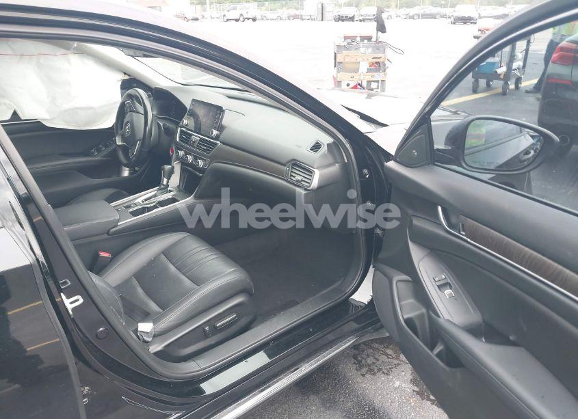 Photo 5 of 2022 Honda Accord EX-L (VIN 1HGCV1F54NA042679)