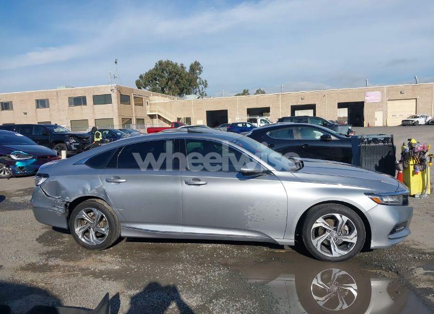 Photo 13 of 2018 Honda Accord EX-L (VIN 1HGCV1F55JA008616)