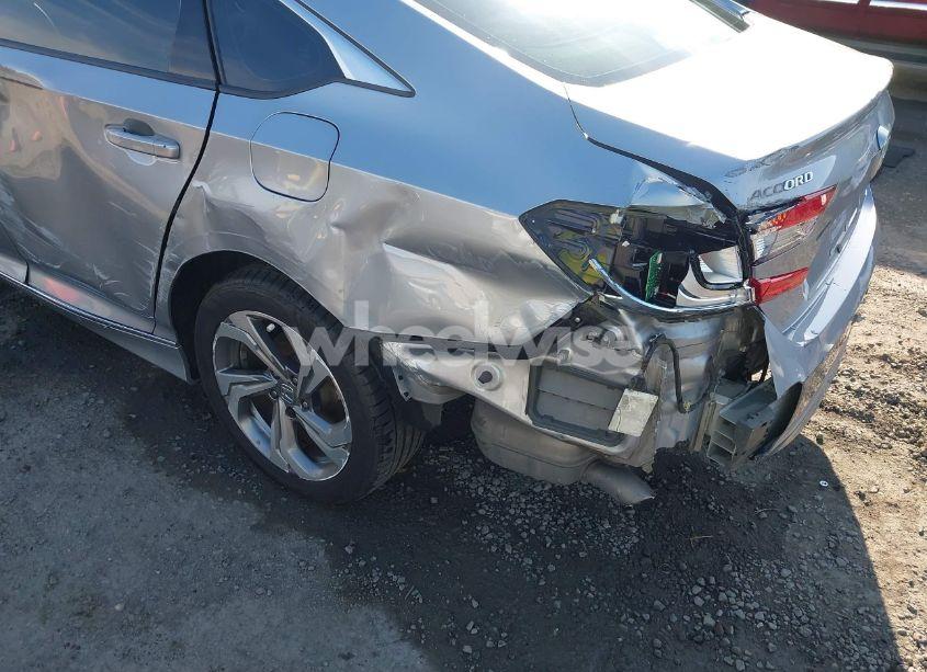 Photo 6 of 2018 Honda Accord EX-L (VIN 1HGCV1F55JA008616)