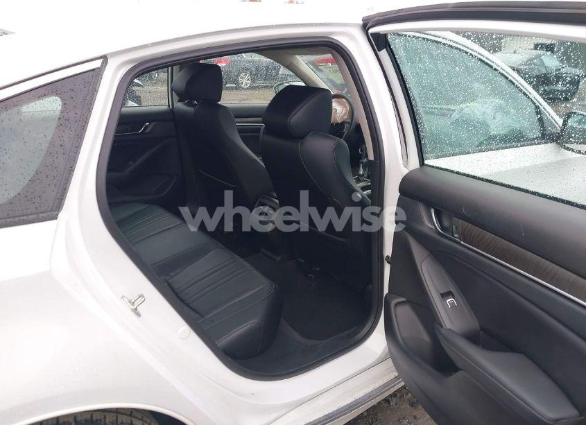 Photo 8 of 2018 Honda Accord EX-L (VIN 1HGCV1F55JA108456)